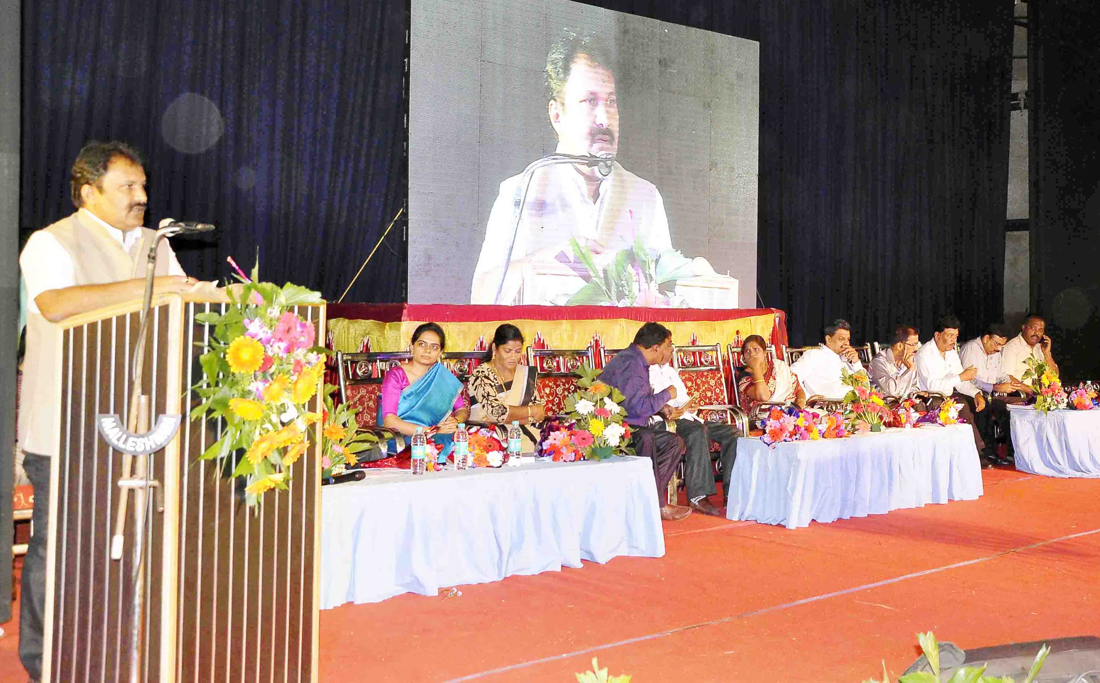 ಪೌರ ಕಾರ್ಮಿಕರು ಸಮಾಜದ ಆರೋಗ್ಯ ರಕ್ಷಕರು: ವೆಂಕಟೇಶ್ ಶ್ಲಾಘನೆ